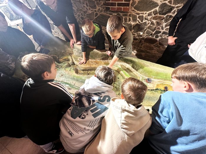 Miniaturka artykułu Uczniowie z Przedmościa odkrywali tajemnice Dolnego Śląska