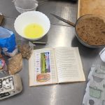 Pieczenie rogali świętomarcińskich w Klubie Seniora w Ruszowicach